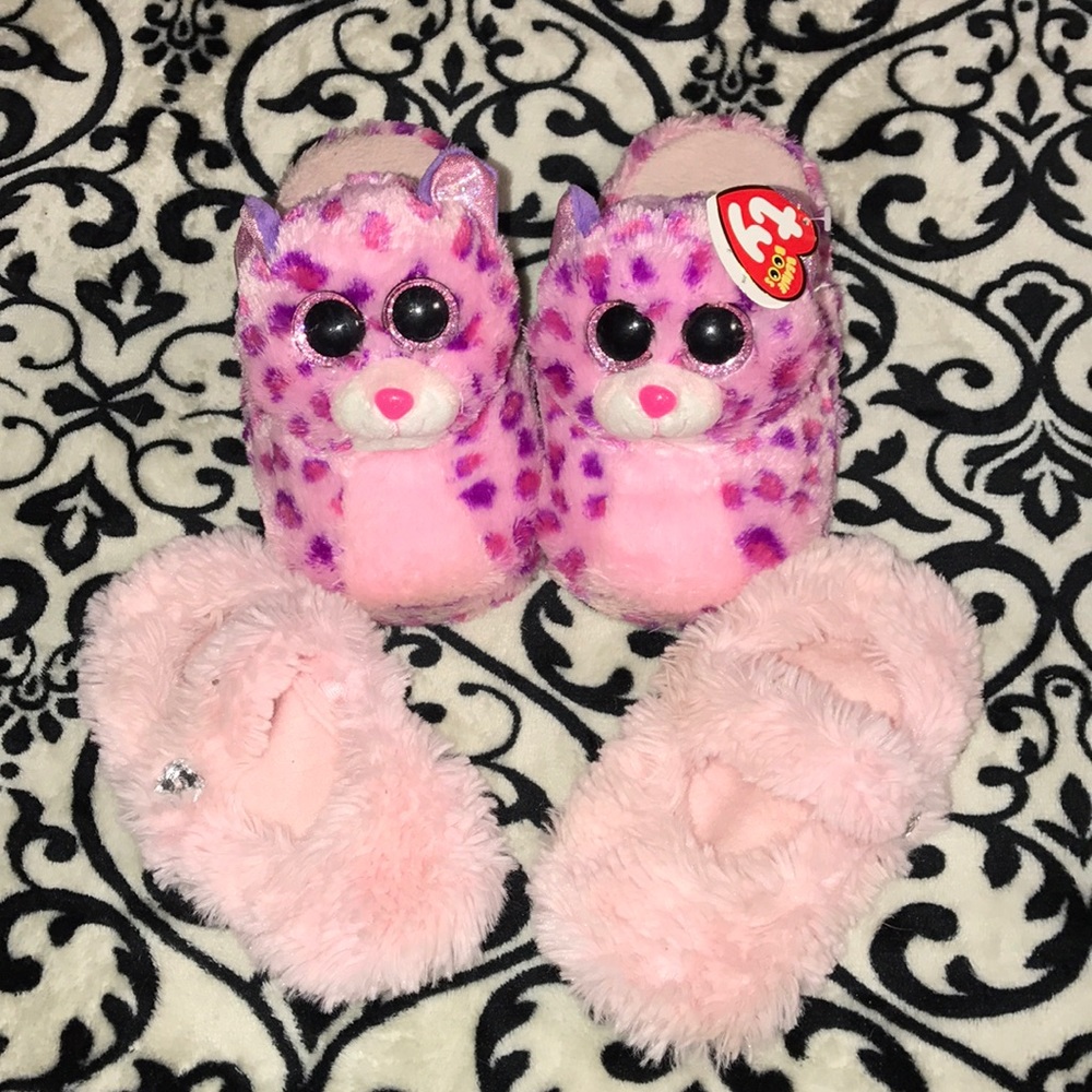 2 pairs little girls 1 slippers